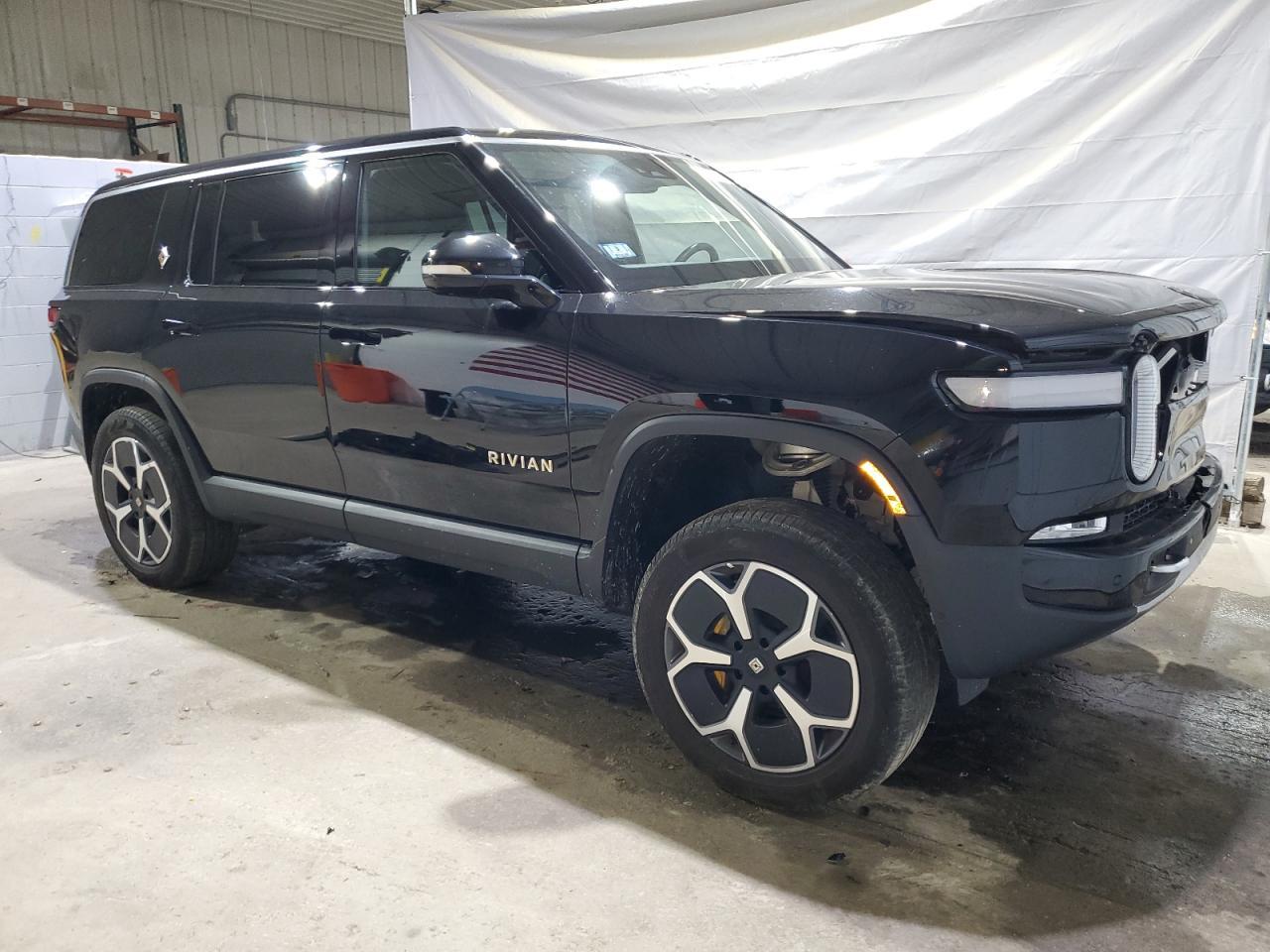 2023 Rivian R1S Adventure - Image 4