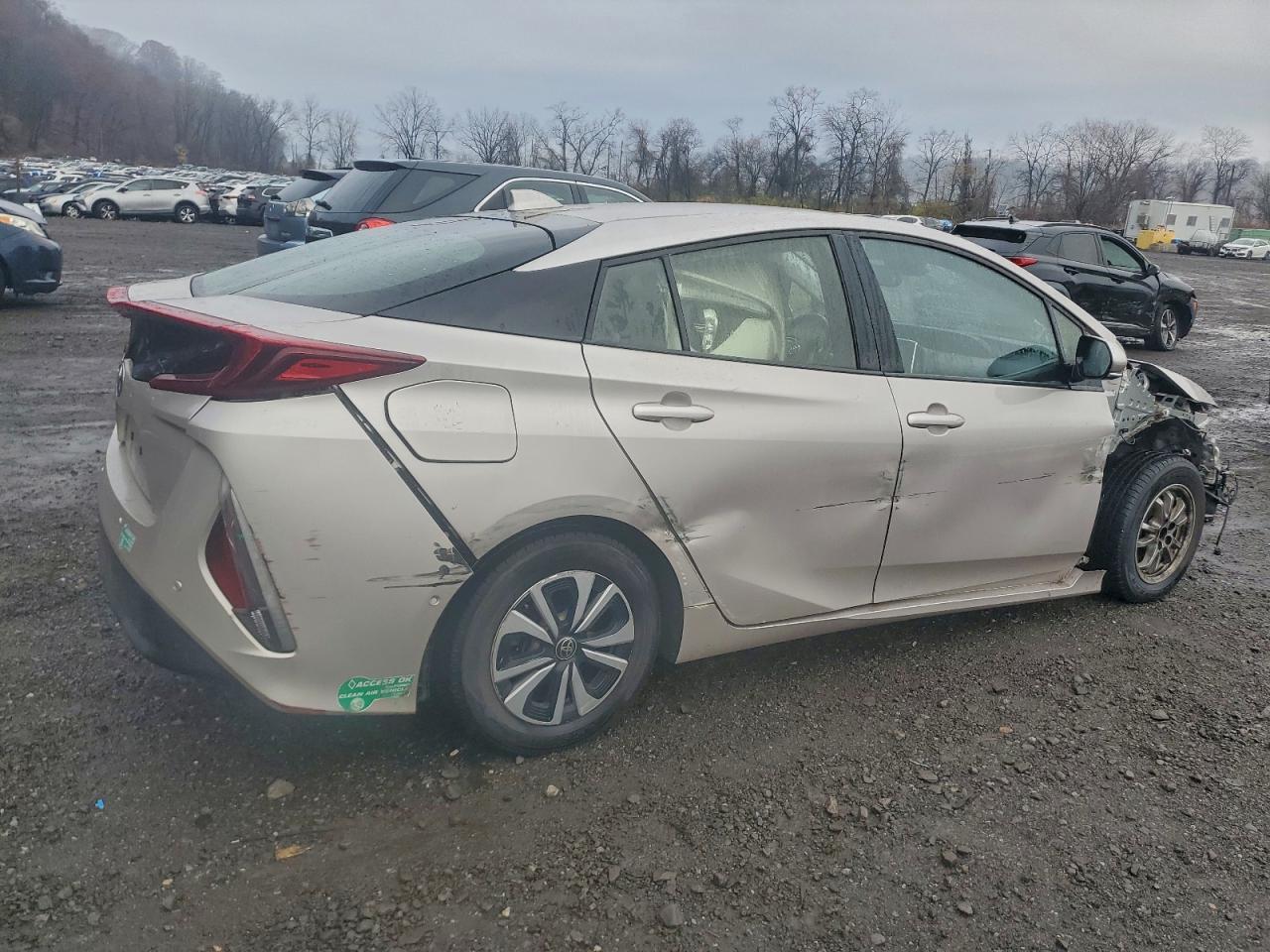 2017 Toyota Prius Prime - Image 3