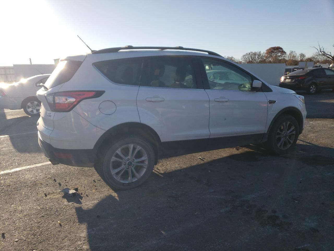 2018 Ford Escape Se - Фото 3