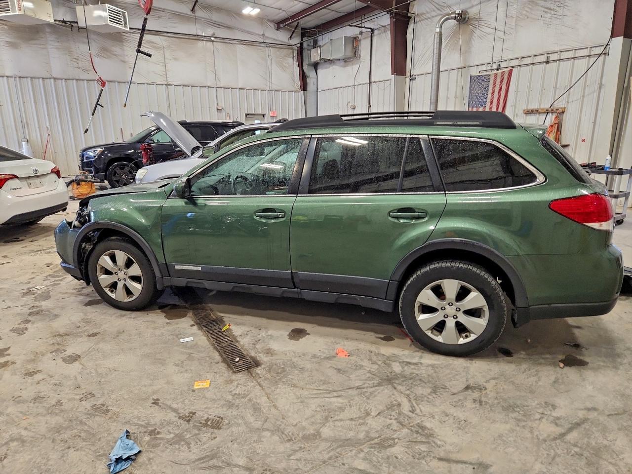 2011 Subaru Outback 2.5I Limited - Image 2