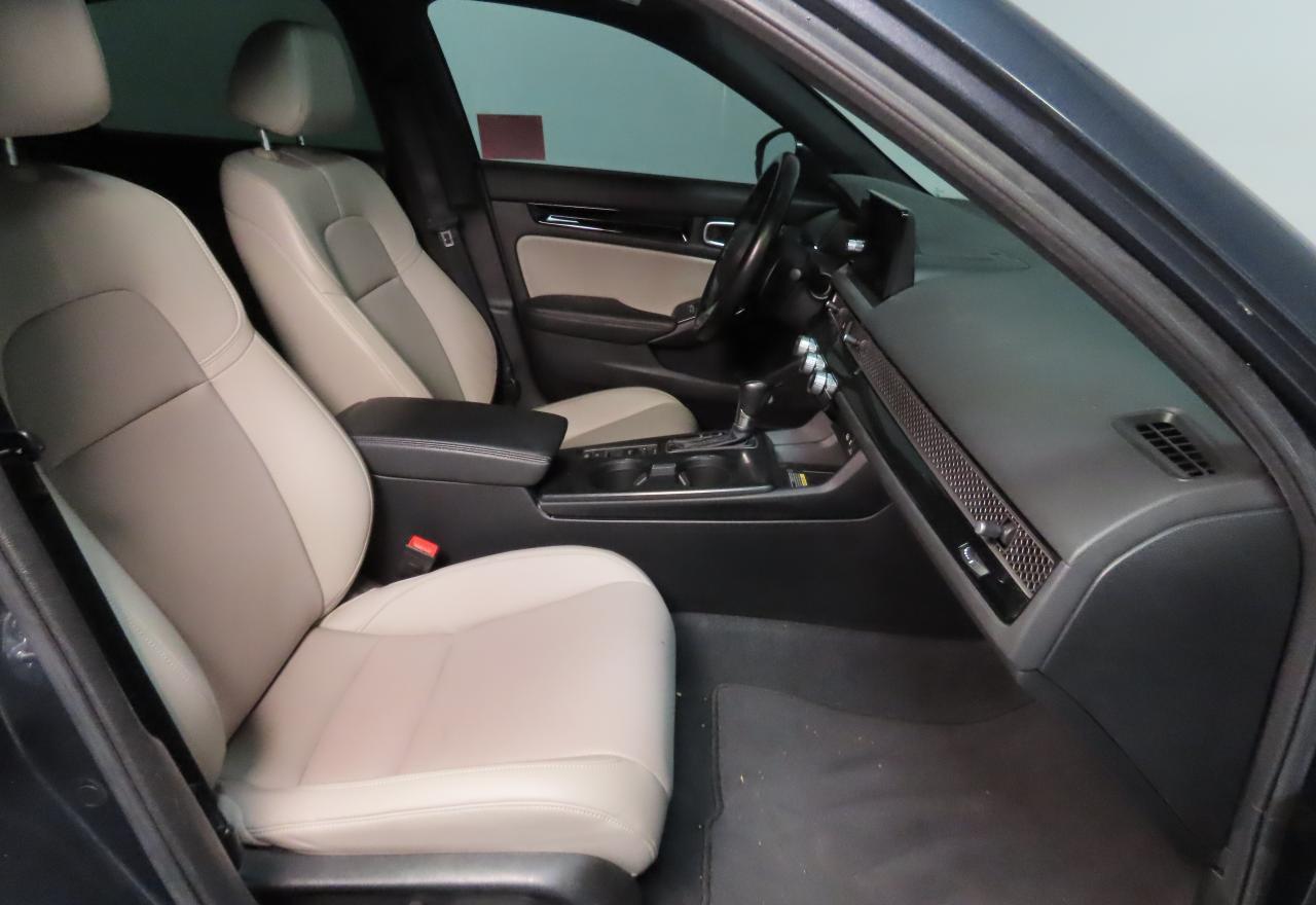 2022 Honda Civic Sport Touring - Image 5