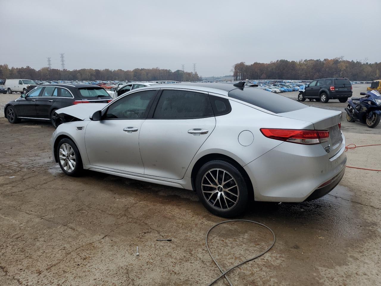 2017 Kia Optima Ex - Image 2