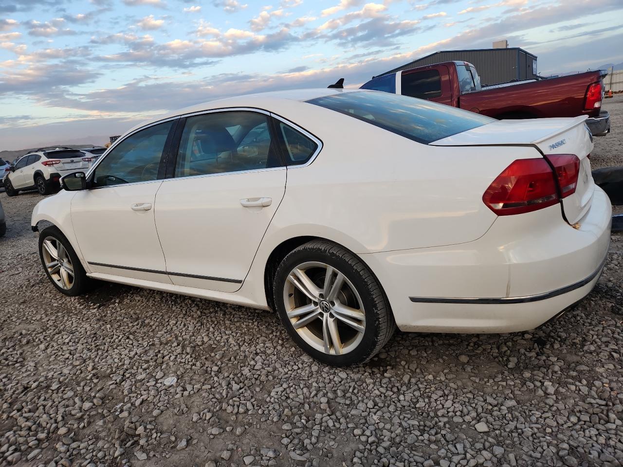 2013 Volkswagen Passat Sel - Фото 2