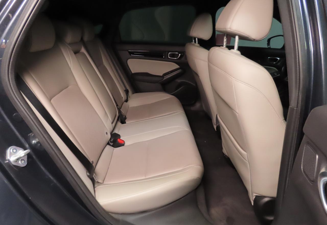 2022 Honda Civic Sport Touring - Image 6