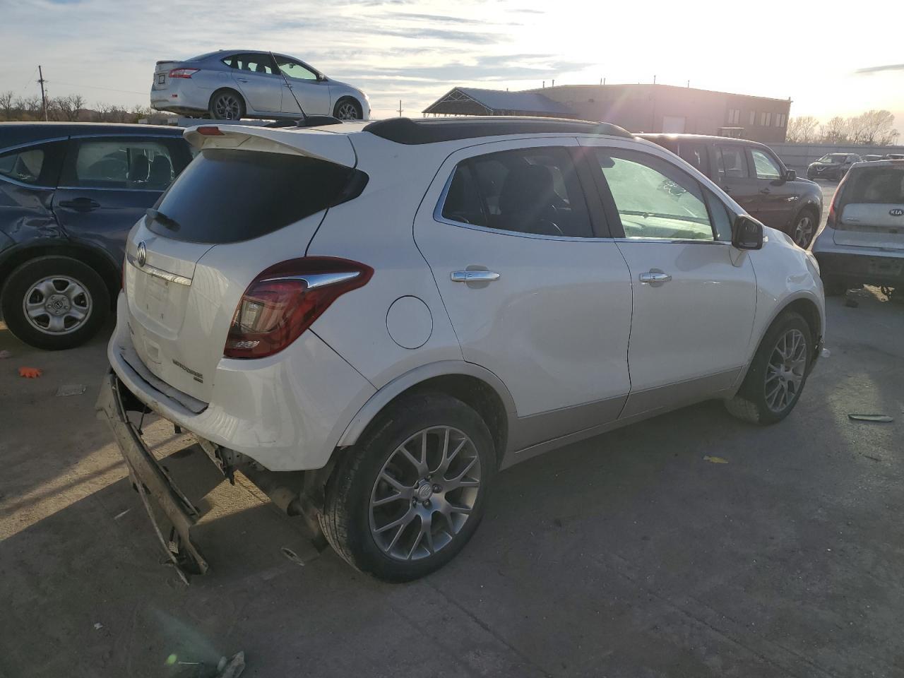 2018 Buick Encore Sport Touring - Фото 3