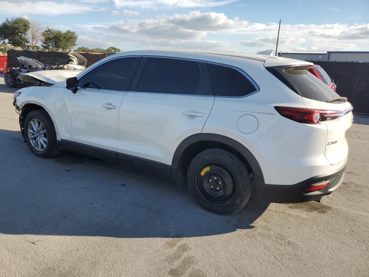 2016 Mazda Cx-9 Touring - Image 2