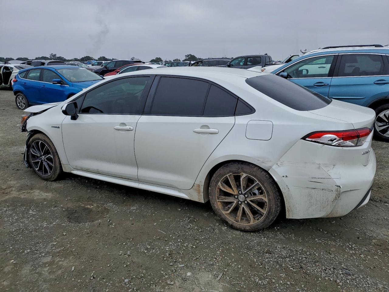 2021 Toyota Corolla Le - Image 2