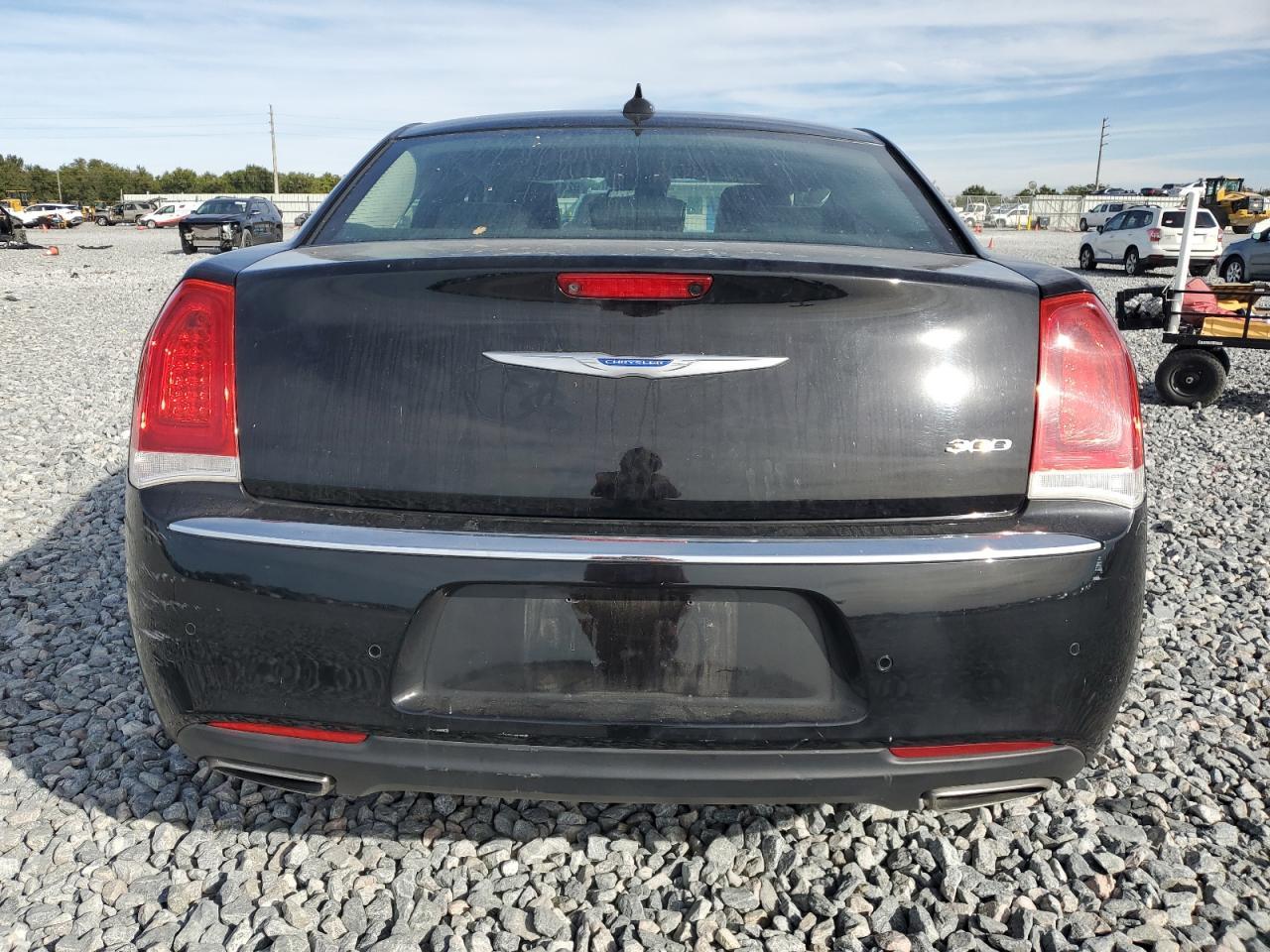 2019 Chrysler 300 Limited - Image 6