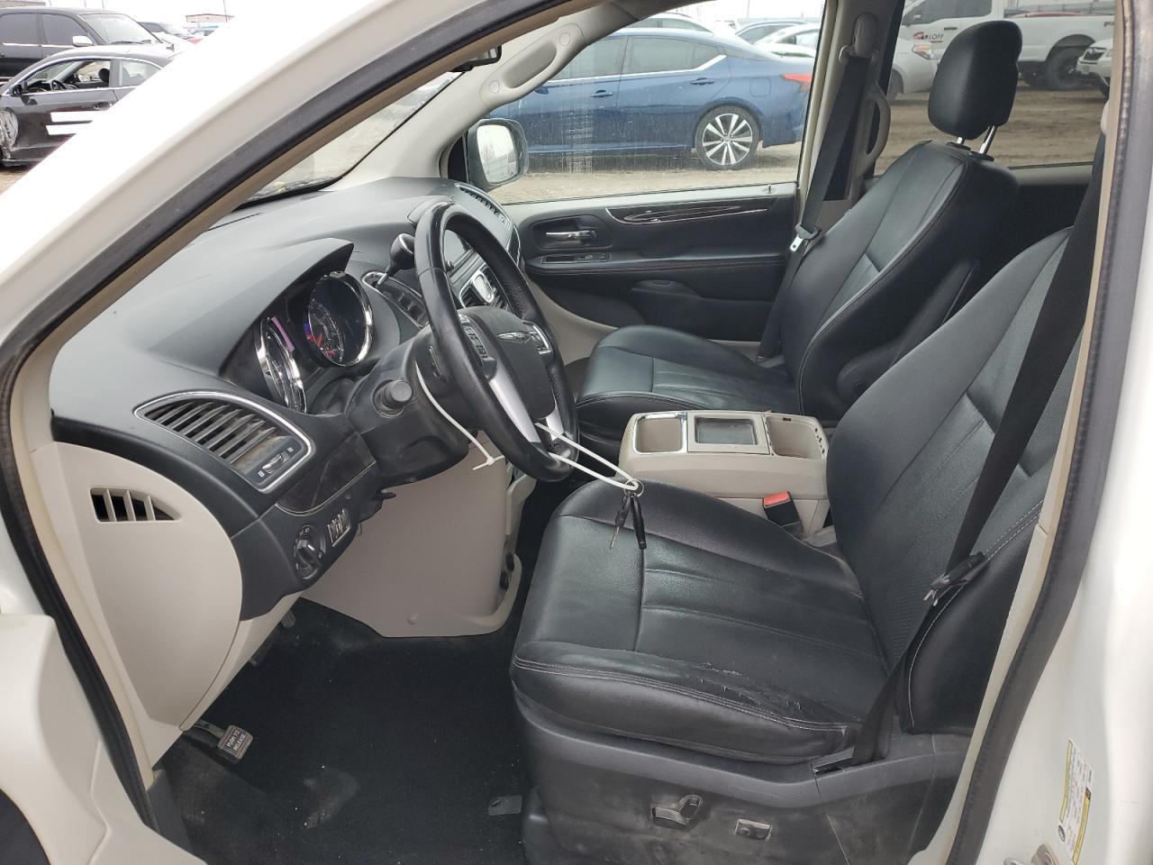 2012 Chrysler Town & Country Touring - Фото 7