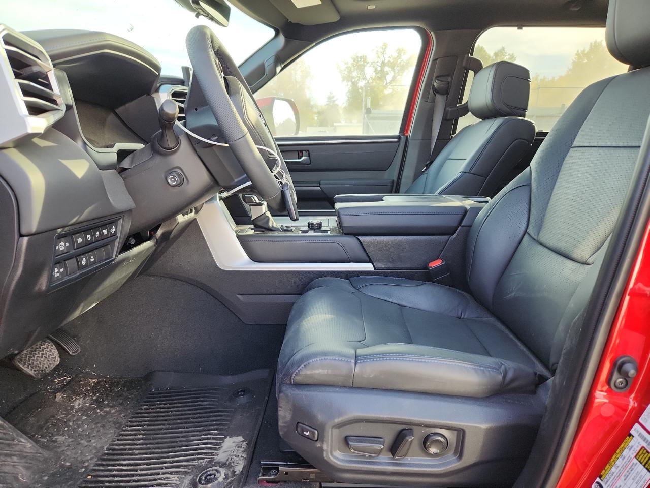 2025 Toyota Tundra Crewmax Platinum - Image 7