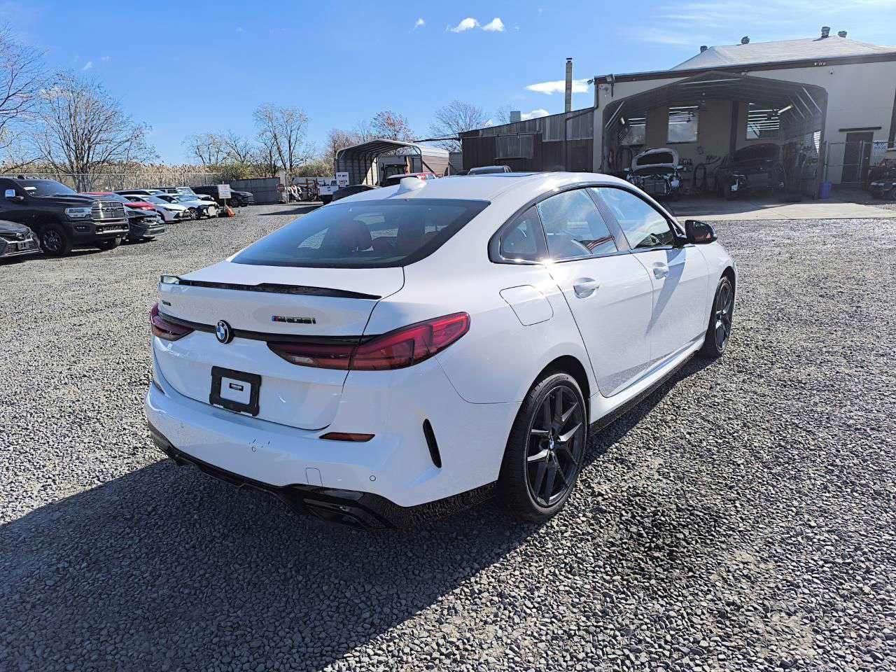 2023 BMW M235Xi - Фото 4