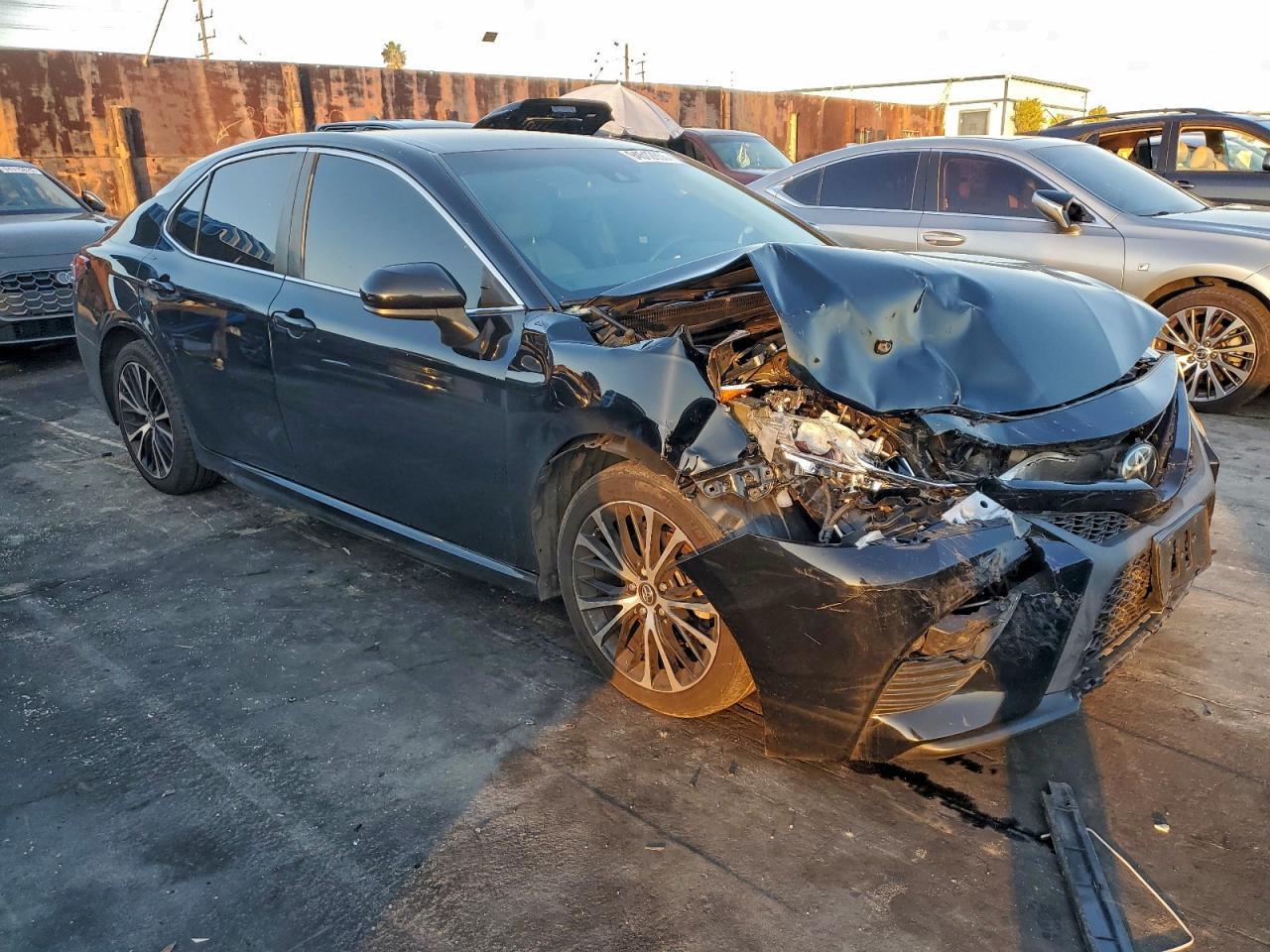 2019 Toyota Camry L - Фото 4