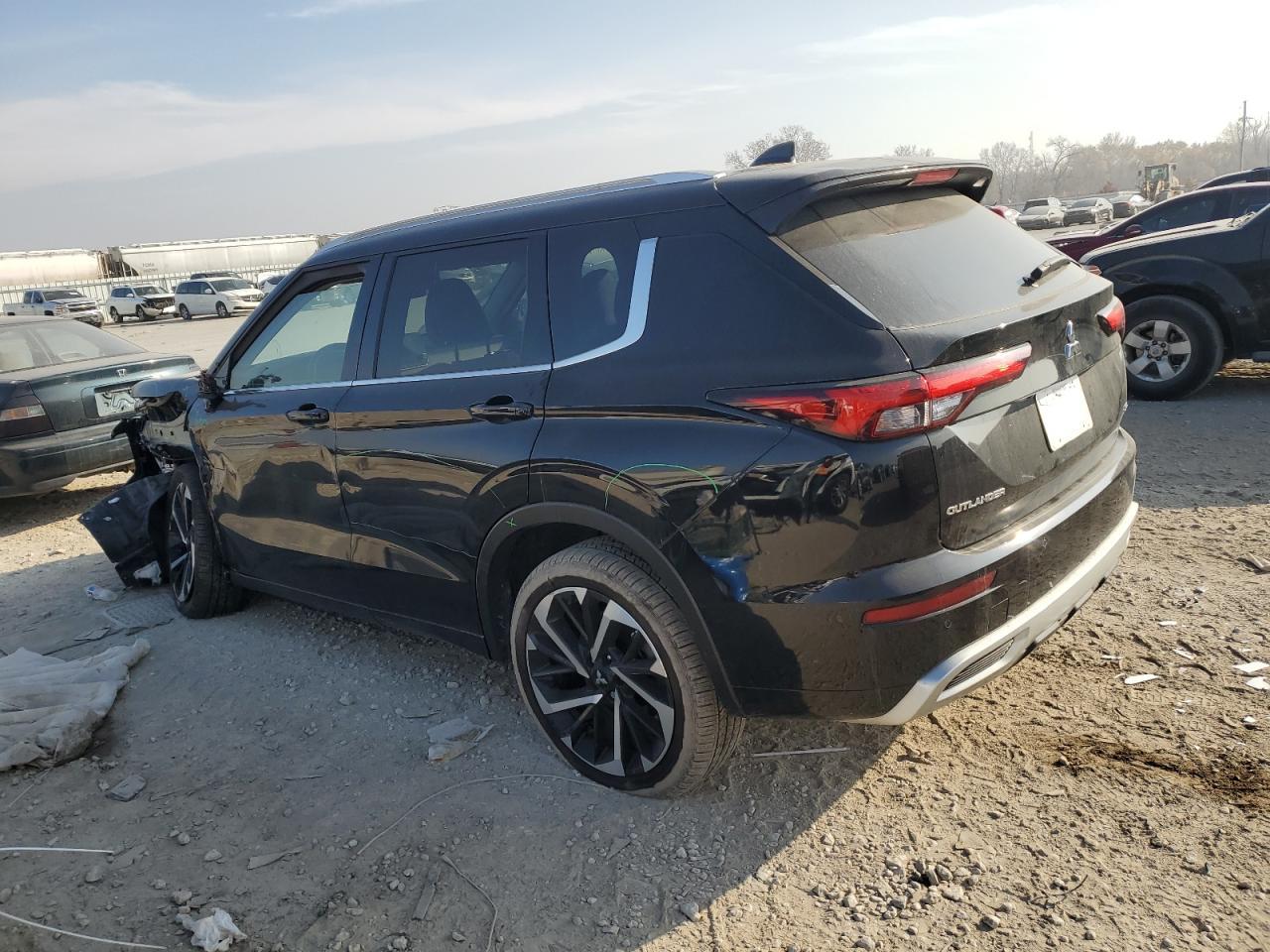 2024 Mitsubishi Outlander Sel - Image 2