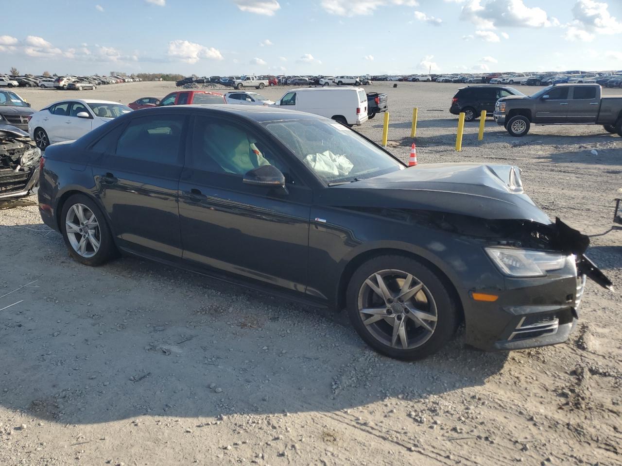 2018 Audi A4 Premium - Фото 4