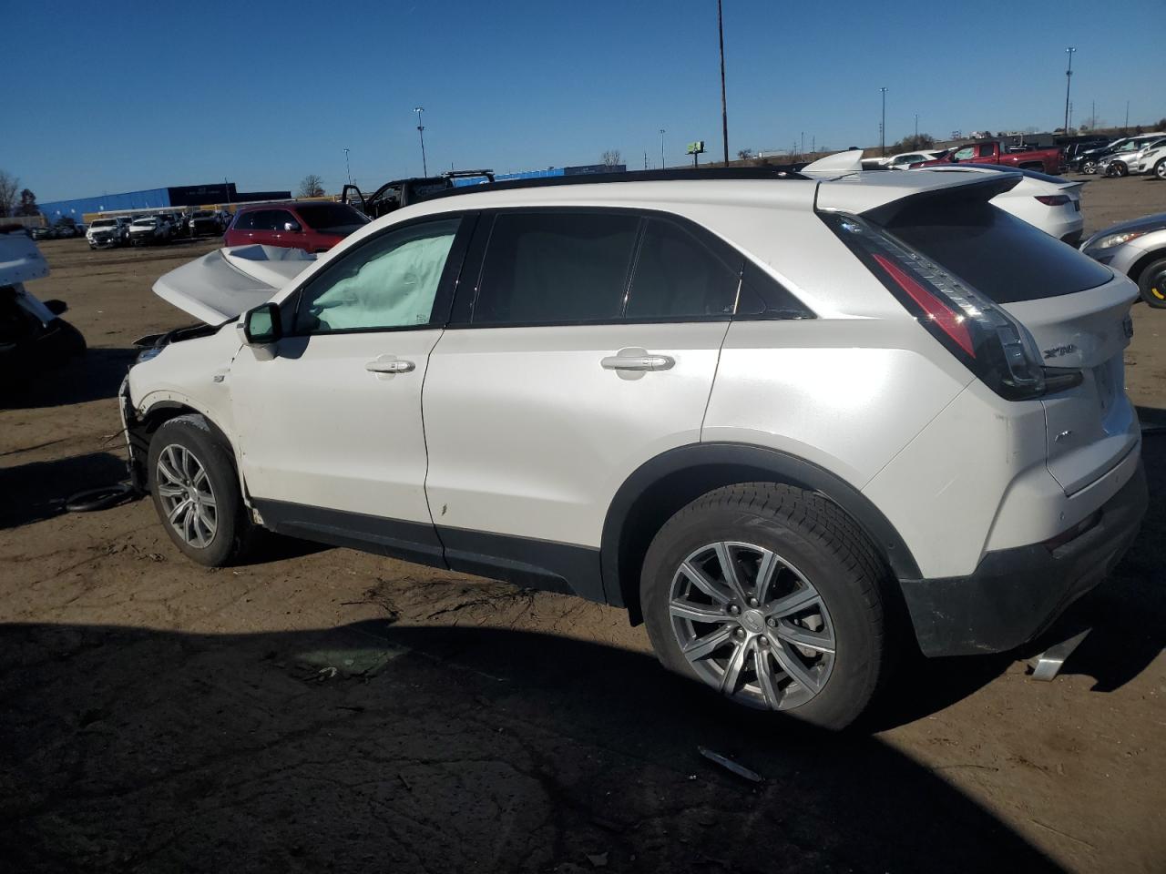 2022 Cadillac Xt4 Sport - Image 2