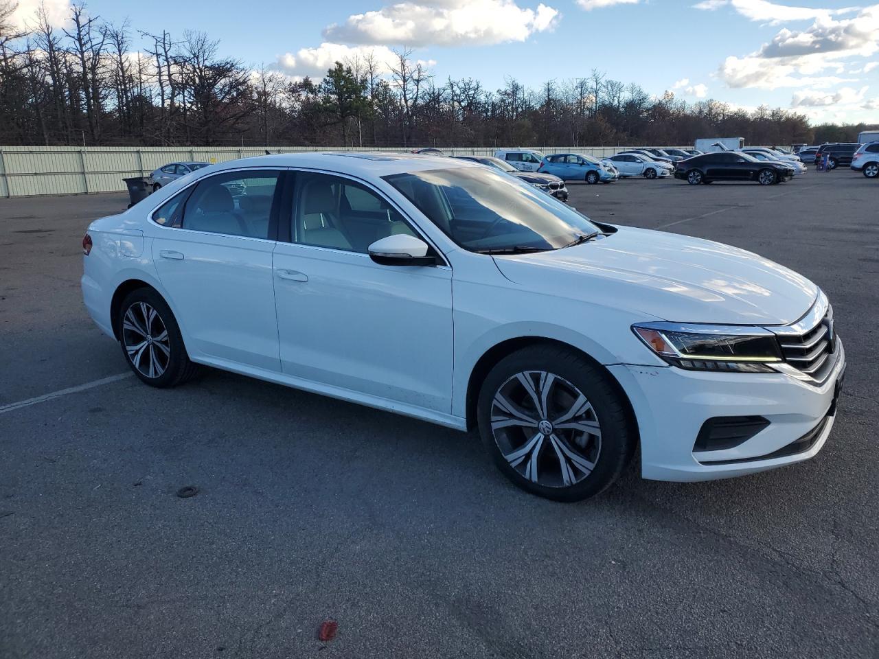 2022 Volkswagen Passat Se - Image 4