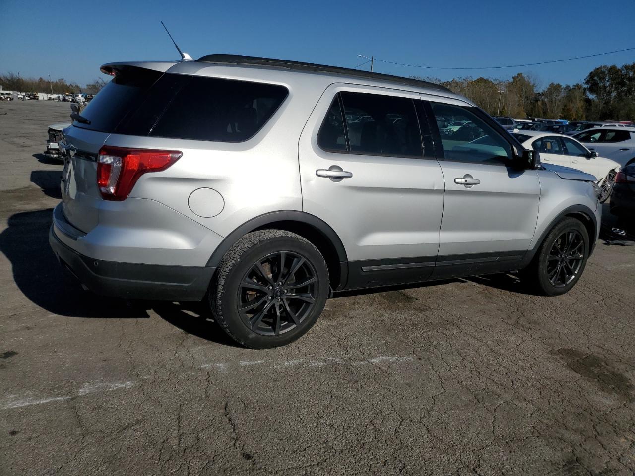 2018 Ford Explorer Xlt - Image 3