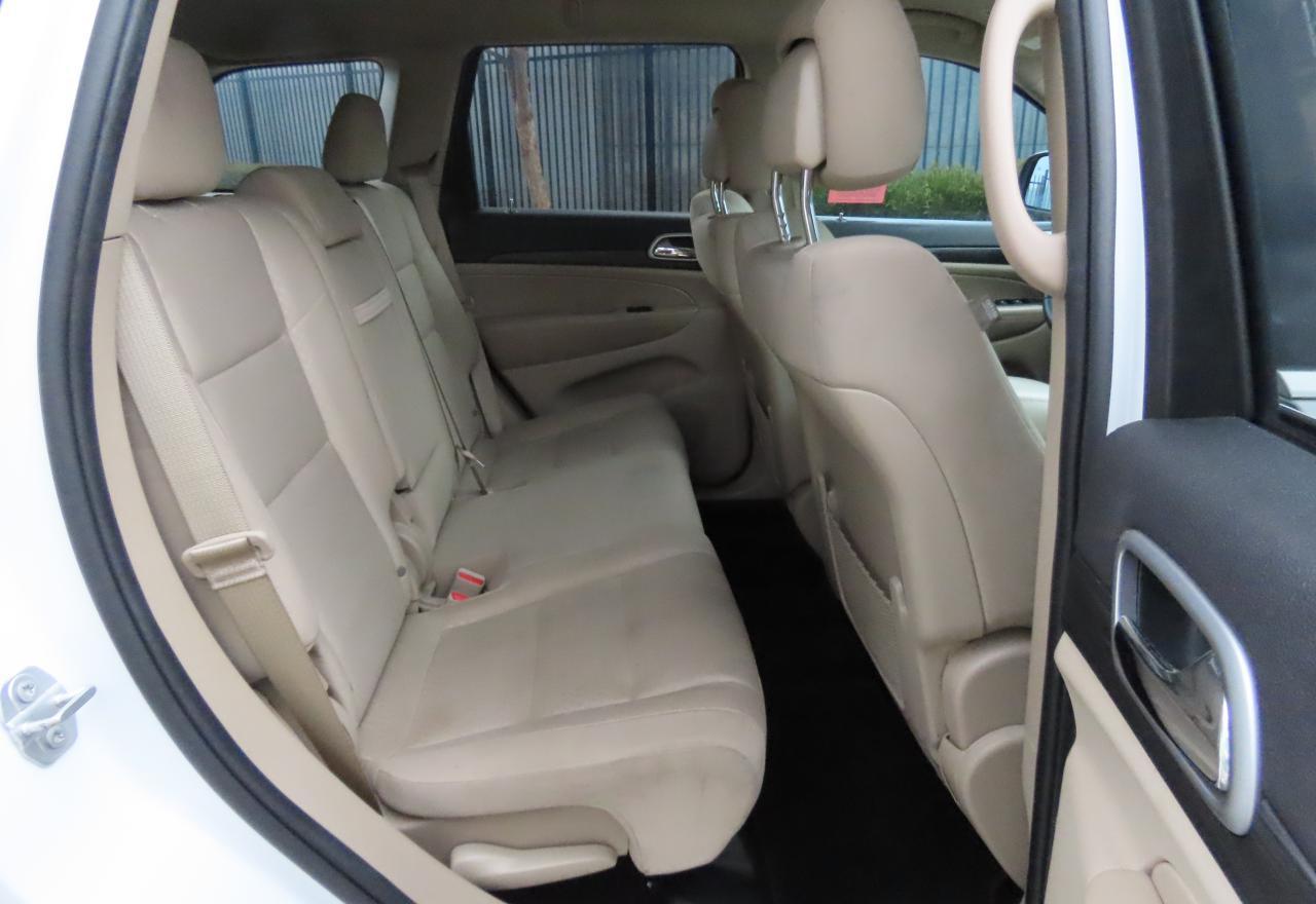 2019 Jeep Grand Cherokee Laredo - Image 6