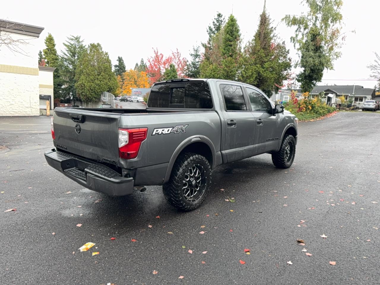 2019 Nissan Titan Sv - Image 4