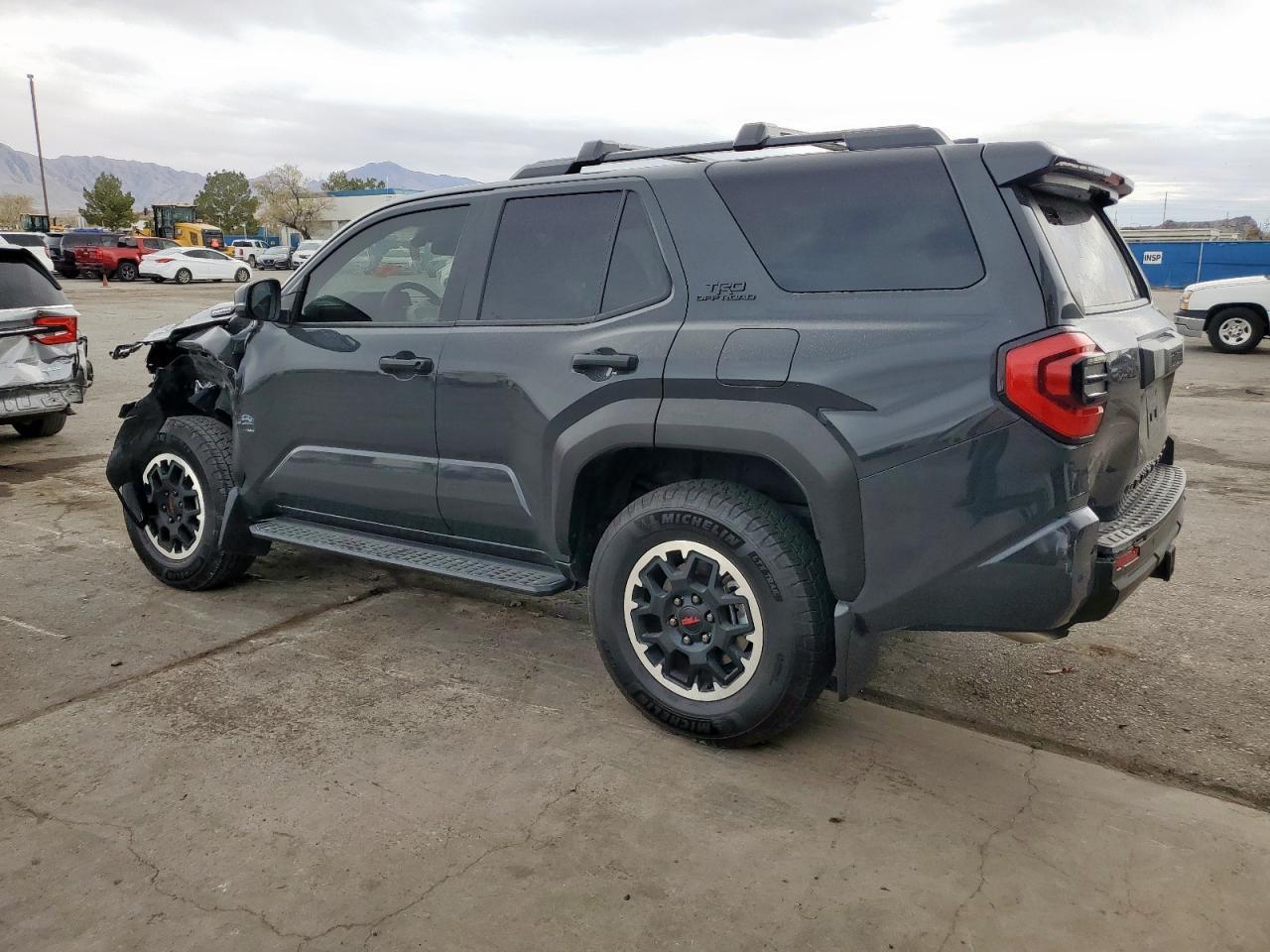 2025 Toyota 4Runner Limited - Фото 2