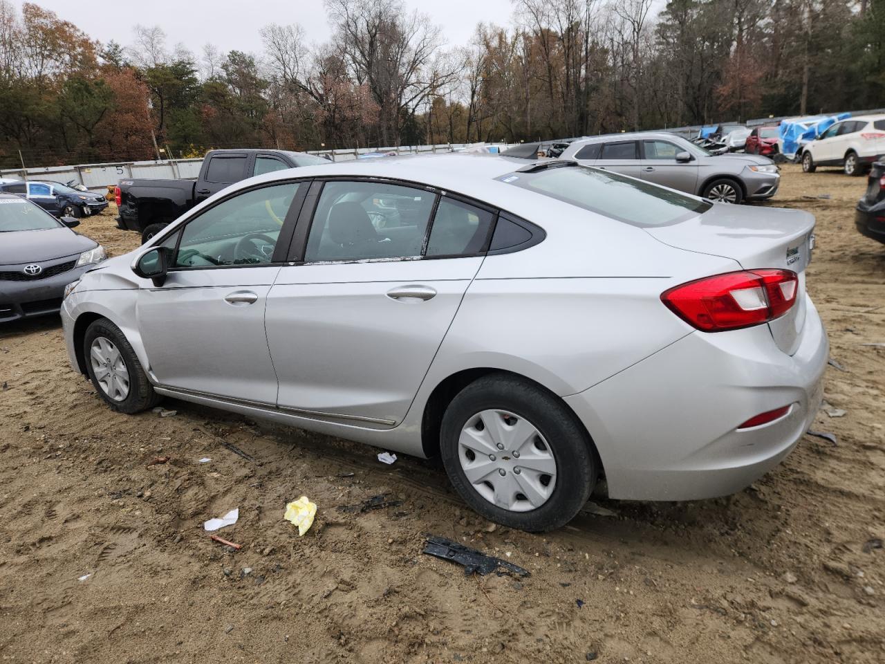 2019 Chevrolet Cruze Ls - Фото 2