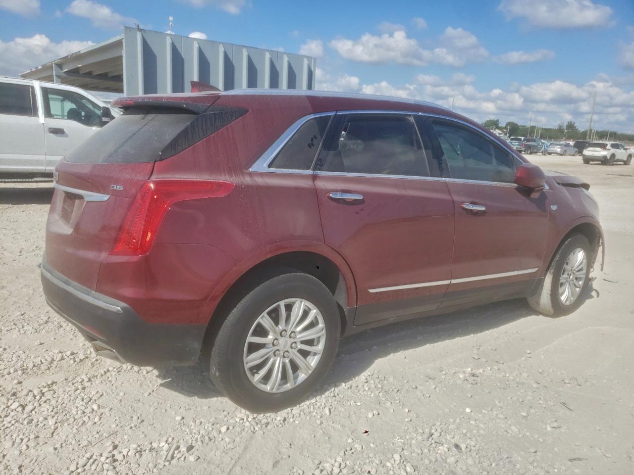 2017 Cadillac Xt5 - Image 3