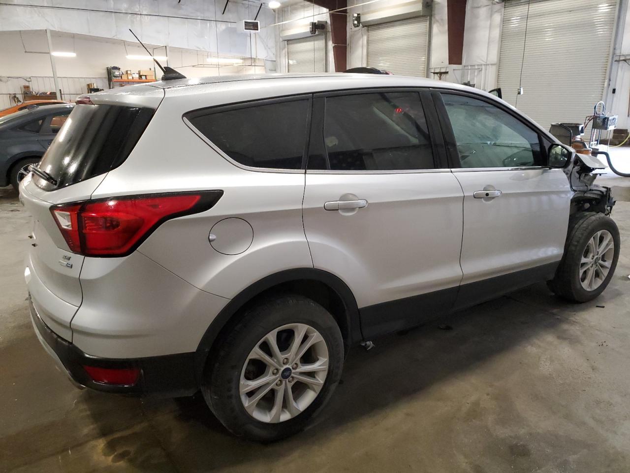 2019 Ford Escape Se - Фото 3