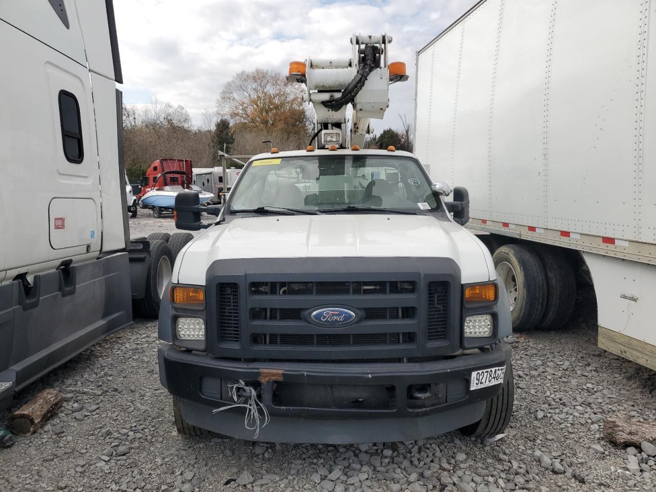 2008 Ford F450 Super Duty Bucket Truck - Image 5