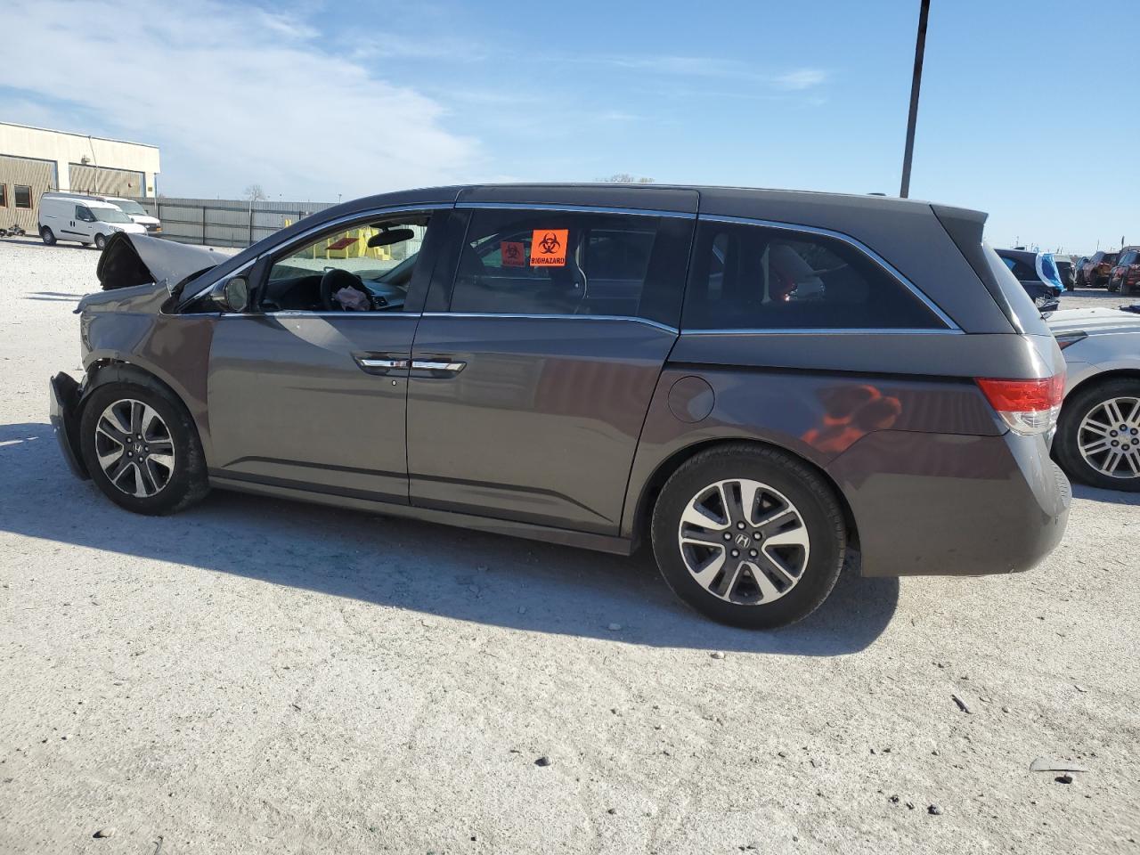 2014 Honda Odyssey Touring - Image 2