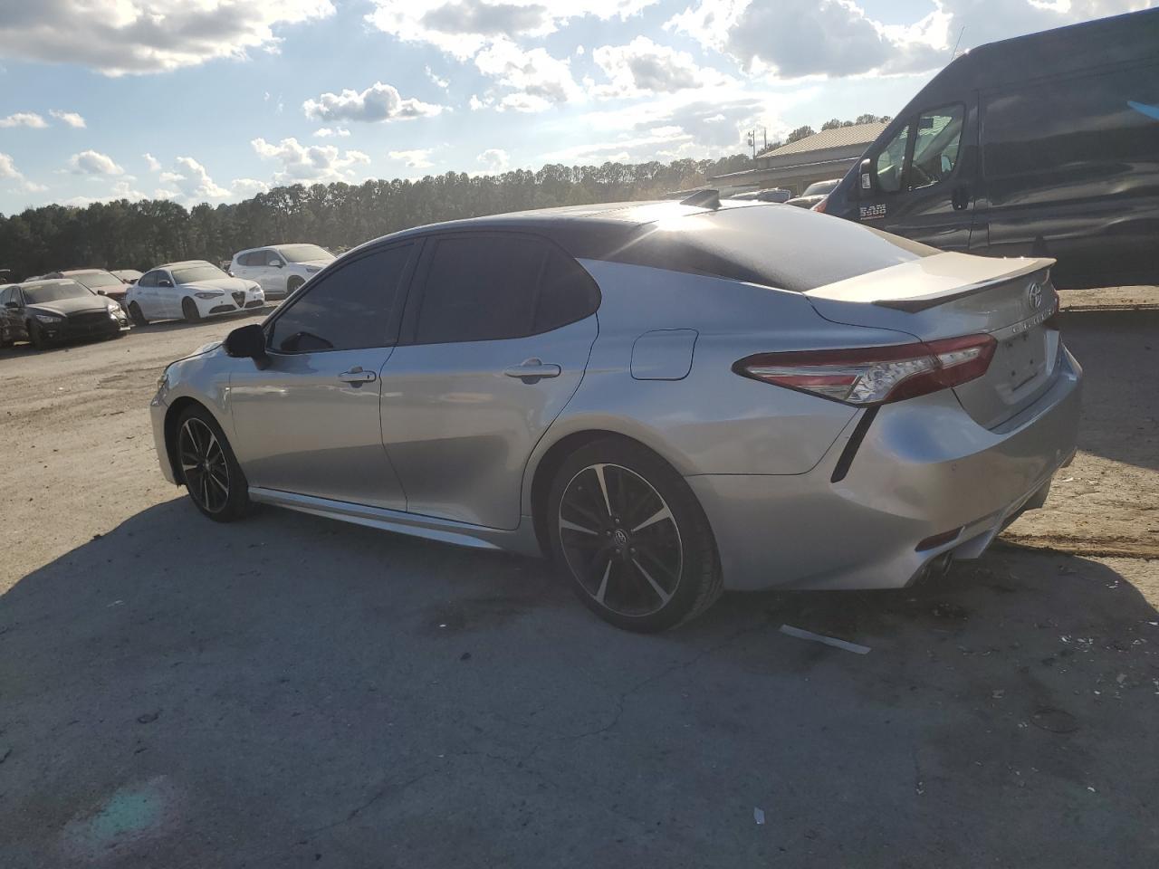 2018 Toyota Camry Xse - Фото 2