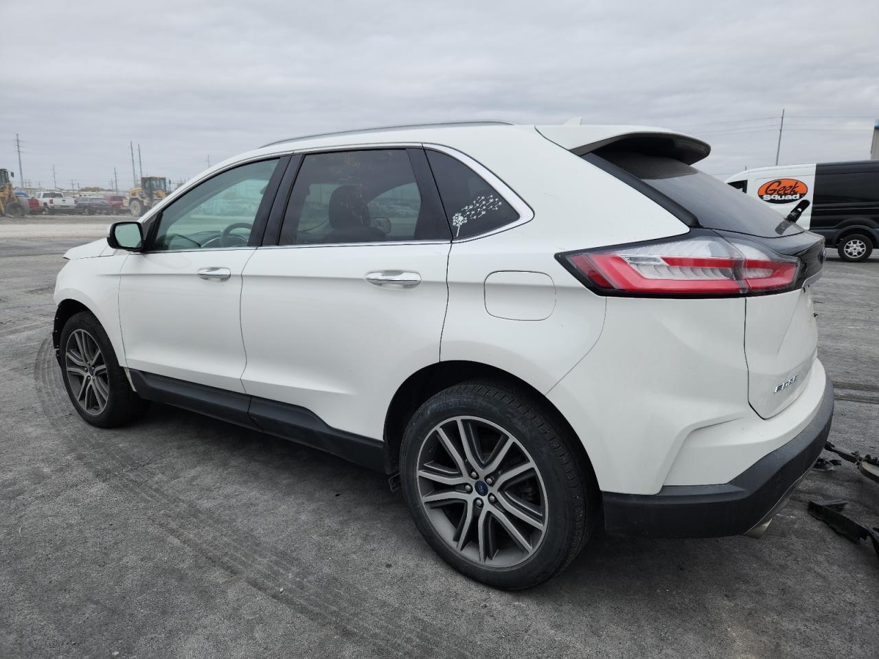 2020 Ford Edge Titanium - Image 2