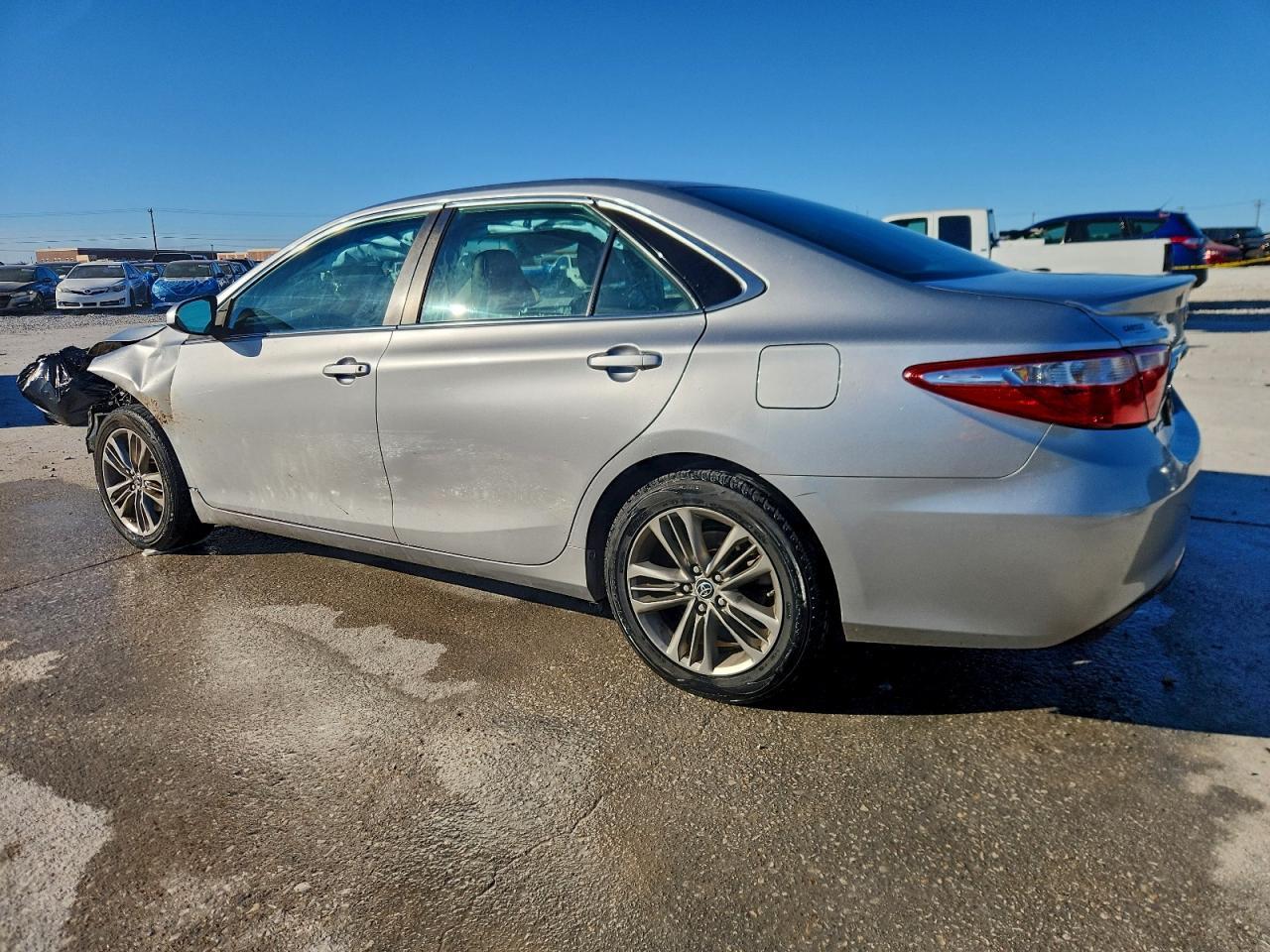 2015 Toyota Camry Se - Фото 2