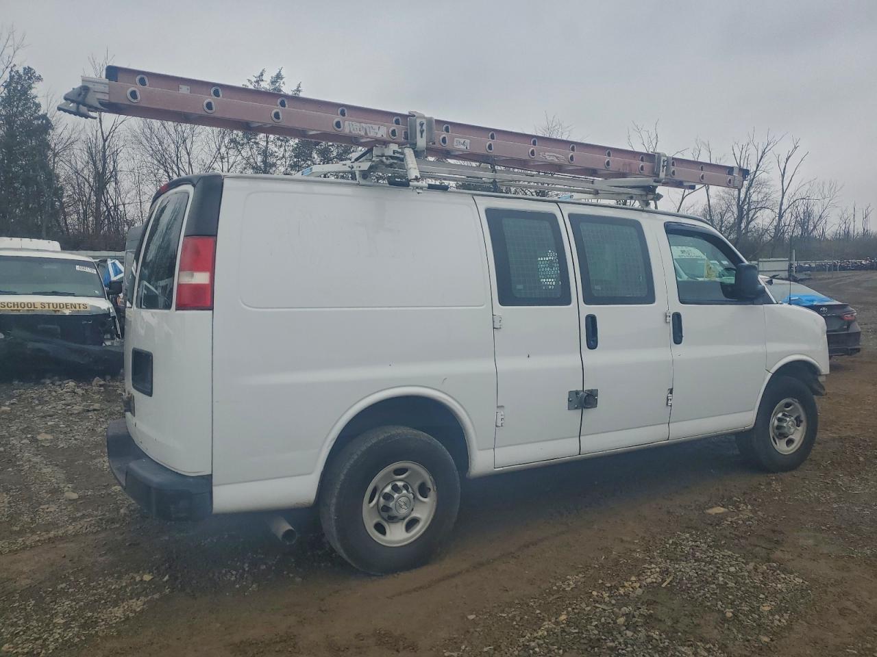 2016 Chevrolet Express G2500 Utility / Service Van - Фото 3