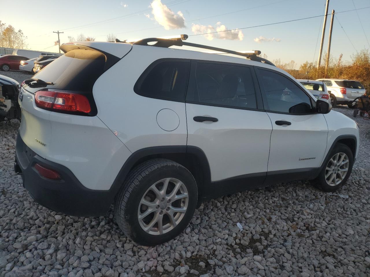 2016 Jeep Cherokee Sport - Фото 3