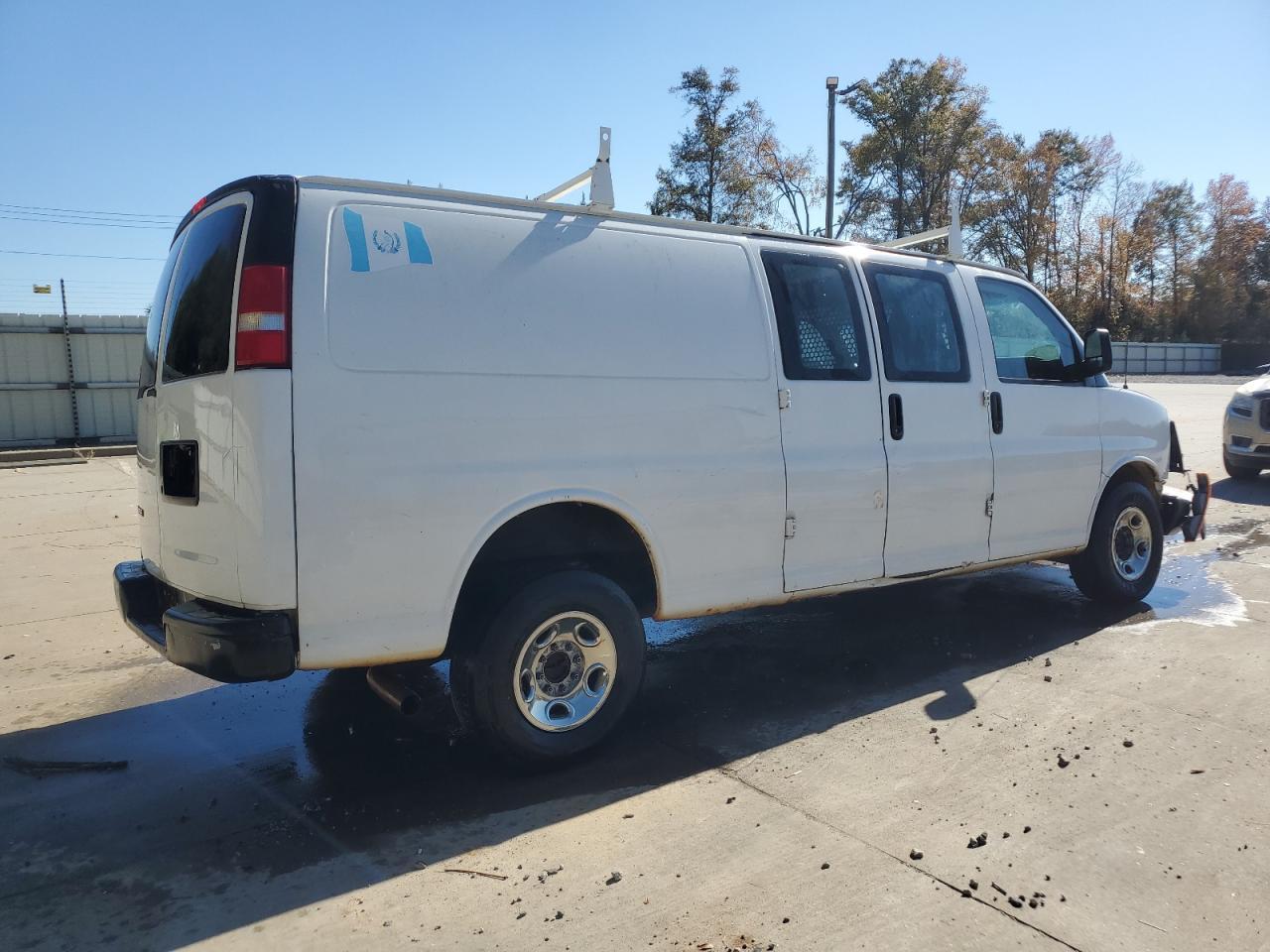 2014 Chevrolet Express G2500 - Image 3