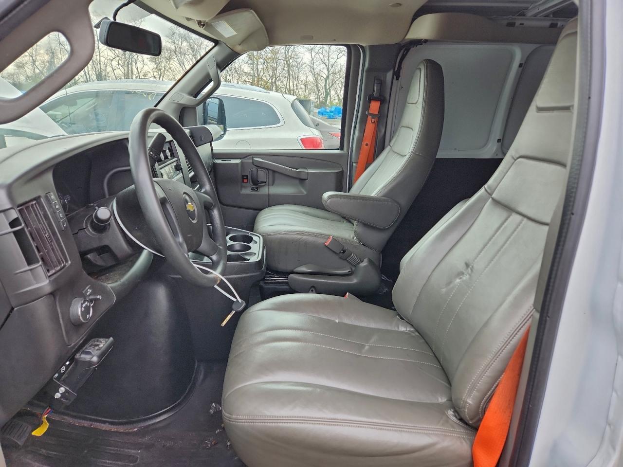 2020 Chevrolet Express G2 Van - Фото 7