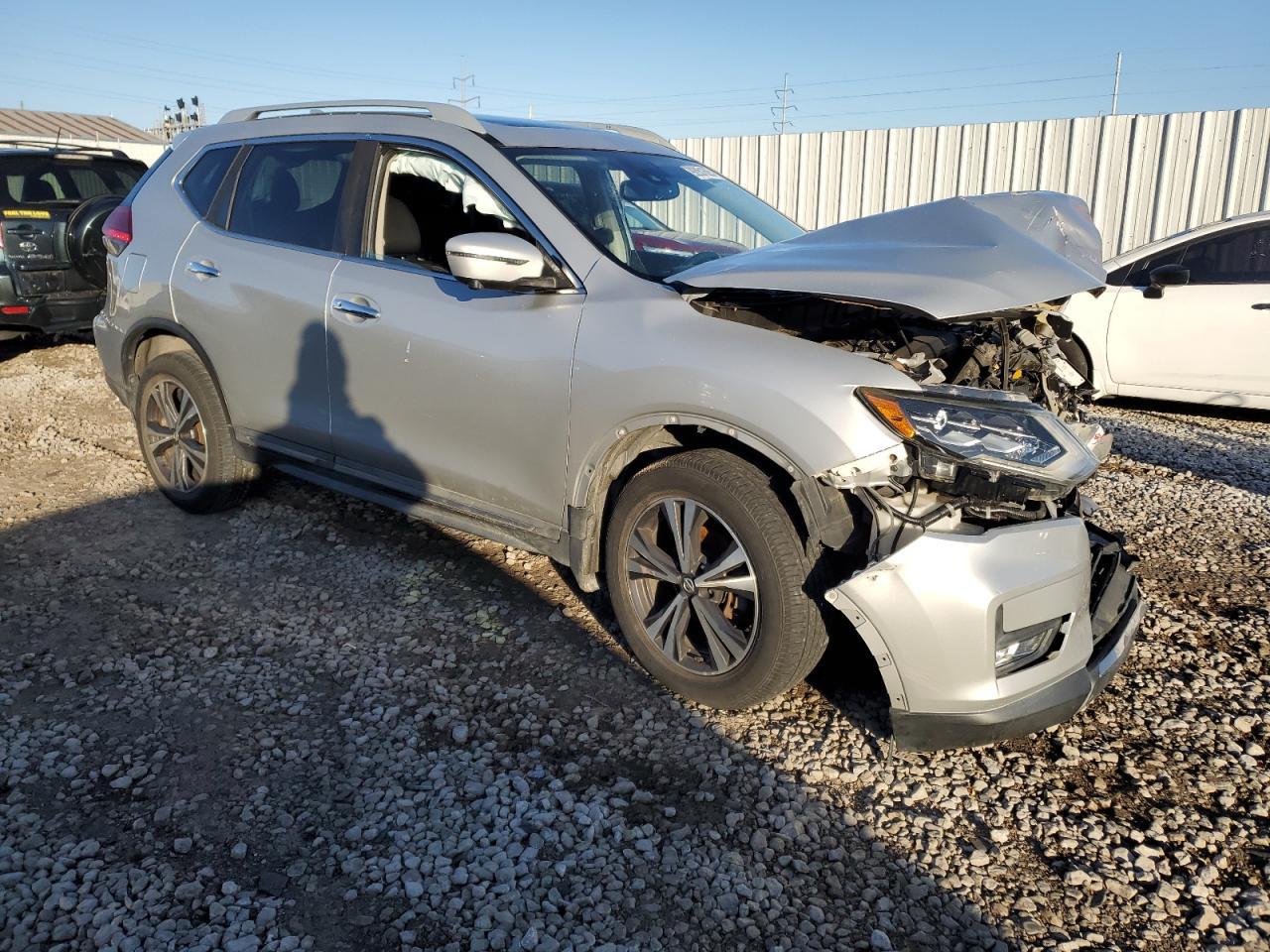 2017 Nissan Rogue Sv - Image 4