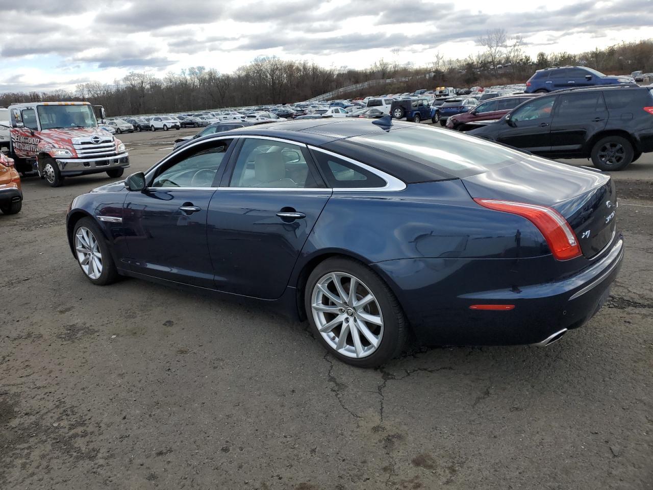 2013 Jaguar Xj - Image 2