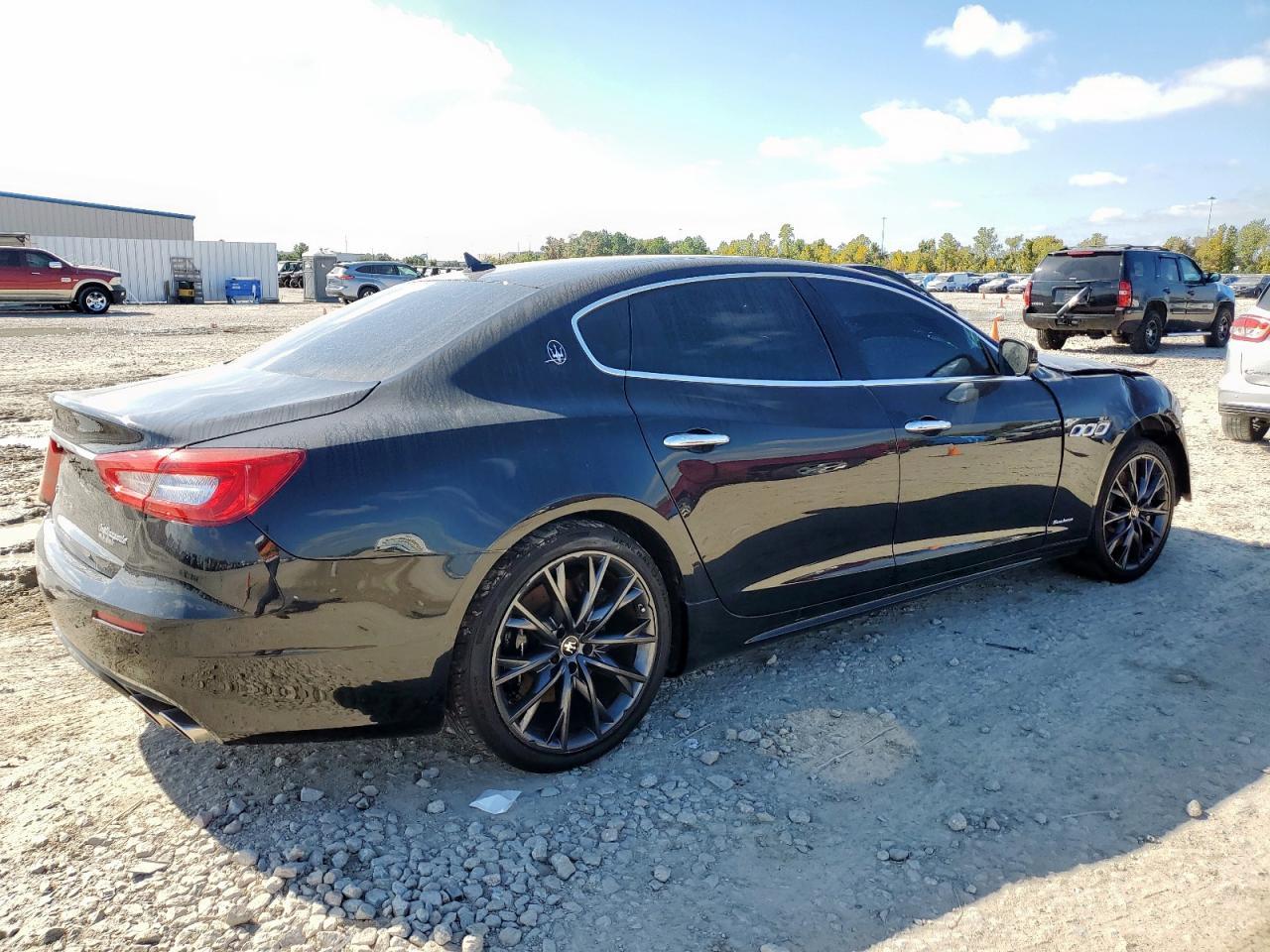2017 Maserati Quattroporte S - Фото 3