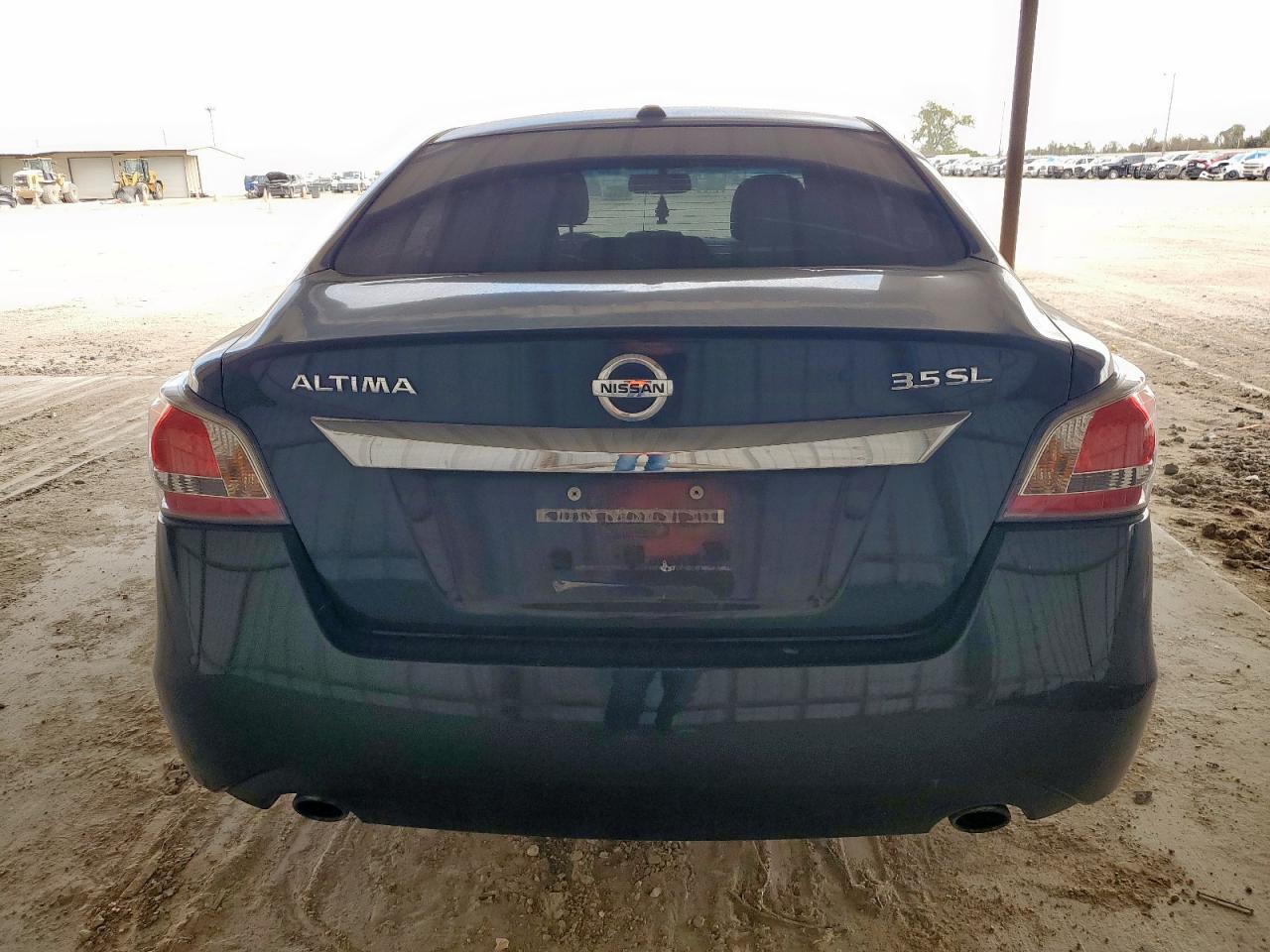 2015 Nissan Altima 3.5S - Image 6