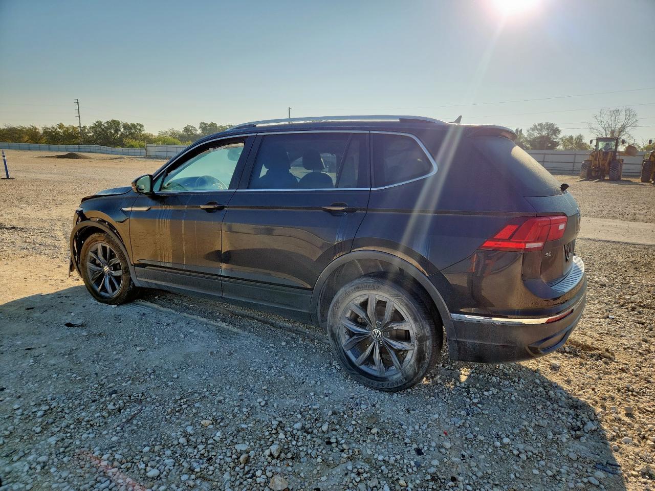 2022 Volkswagen Tiguan Se - Фото 2