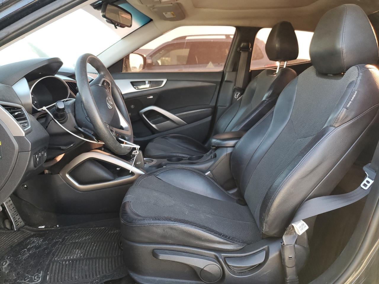 2012 Hyundai Veloster - Image 7