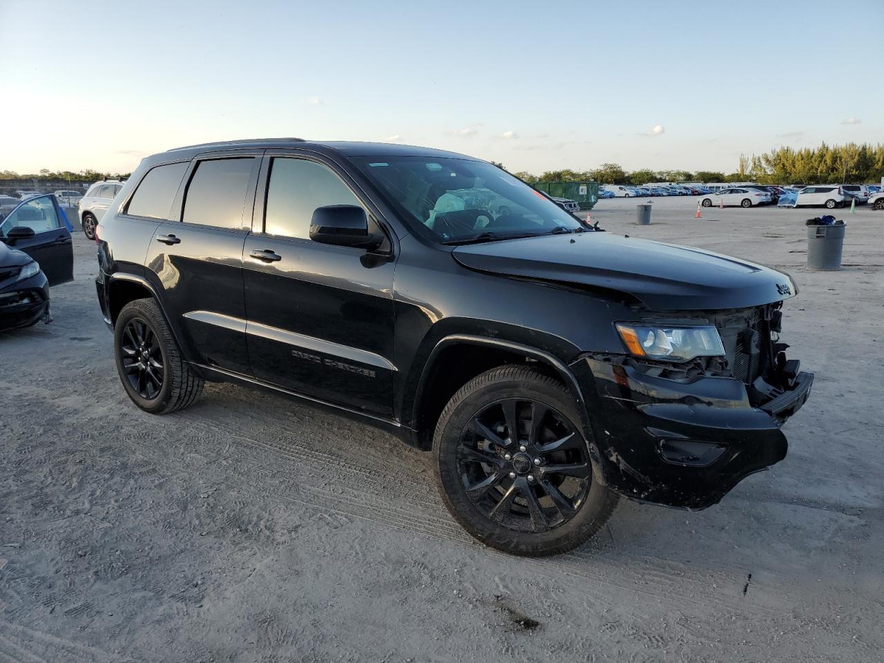 2018 Jeep Grand Cherokee Laredo - Фото 4