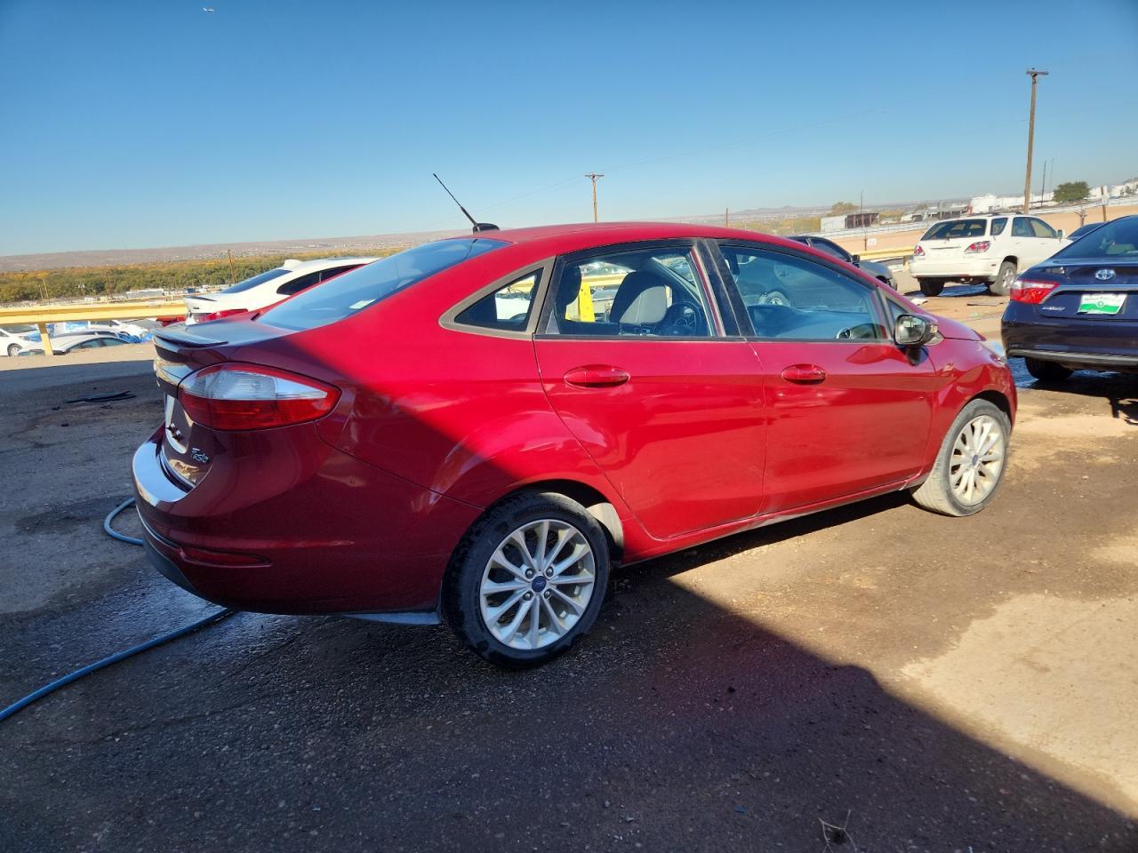 2014 Ford Fiesta Se - Фото 3