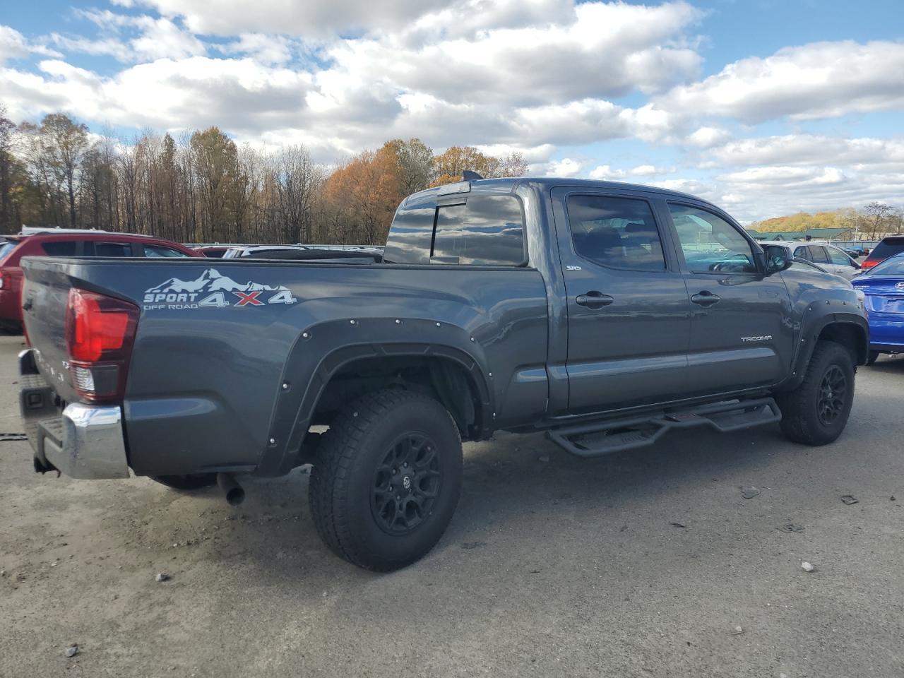 2021 Toyota Tacoma Double Cab - Image 3