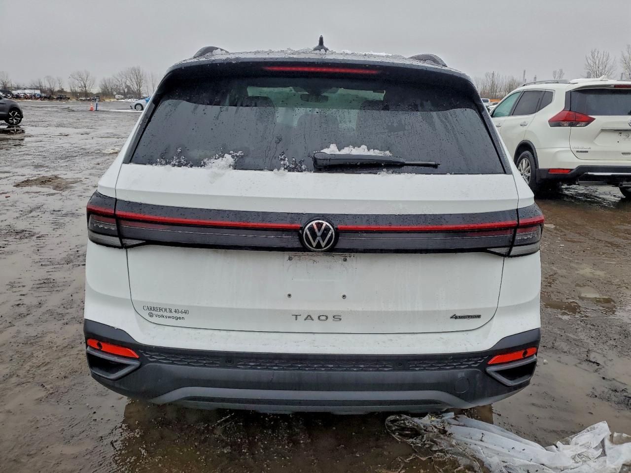 2025 Volkswagen Taos Se Black - Image 6