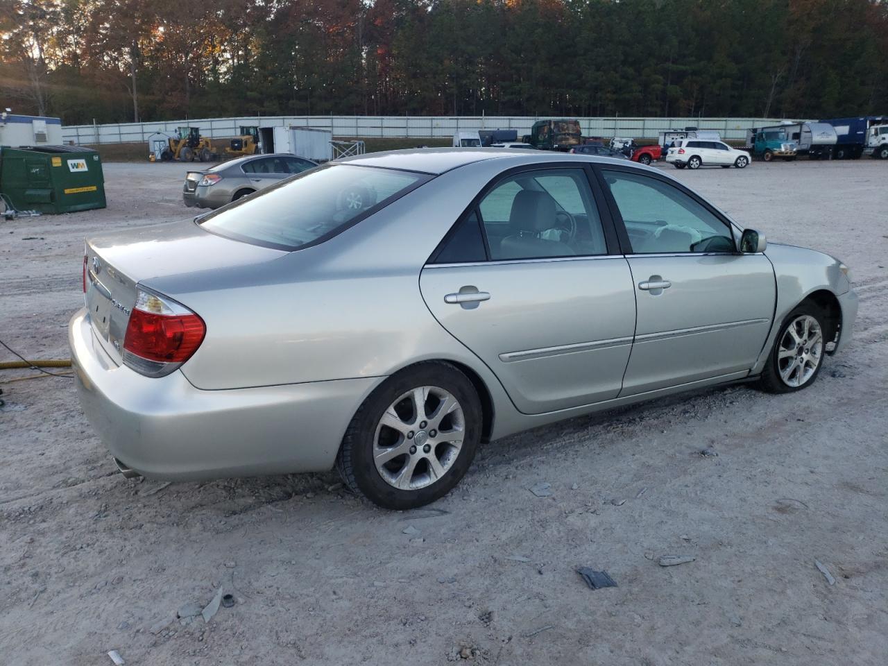 2005 Toyota Camry Le - Image 3