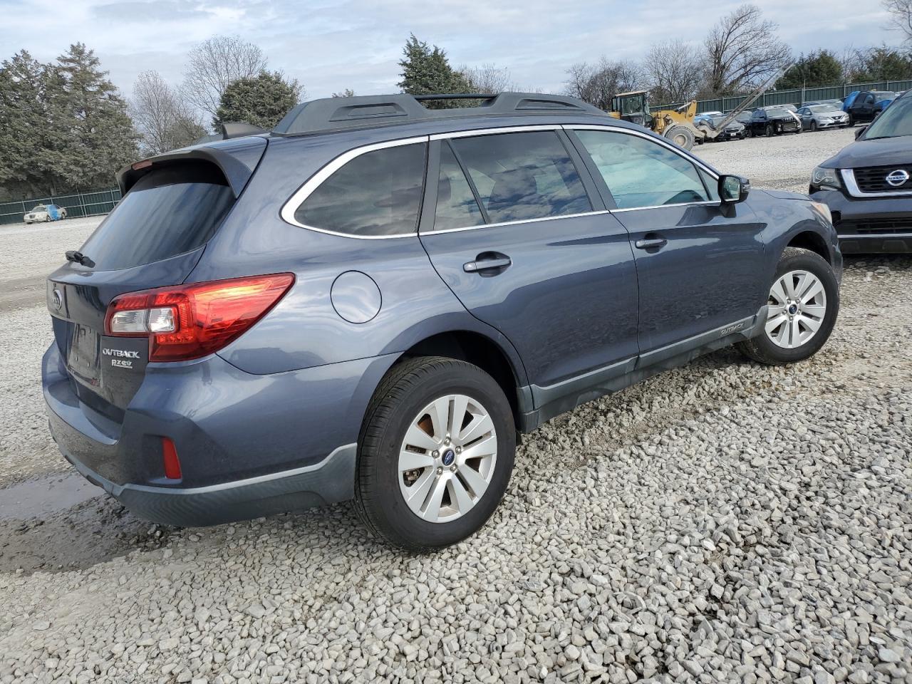 2017 Subaru Outback 2.5I Premium - Image 3