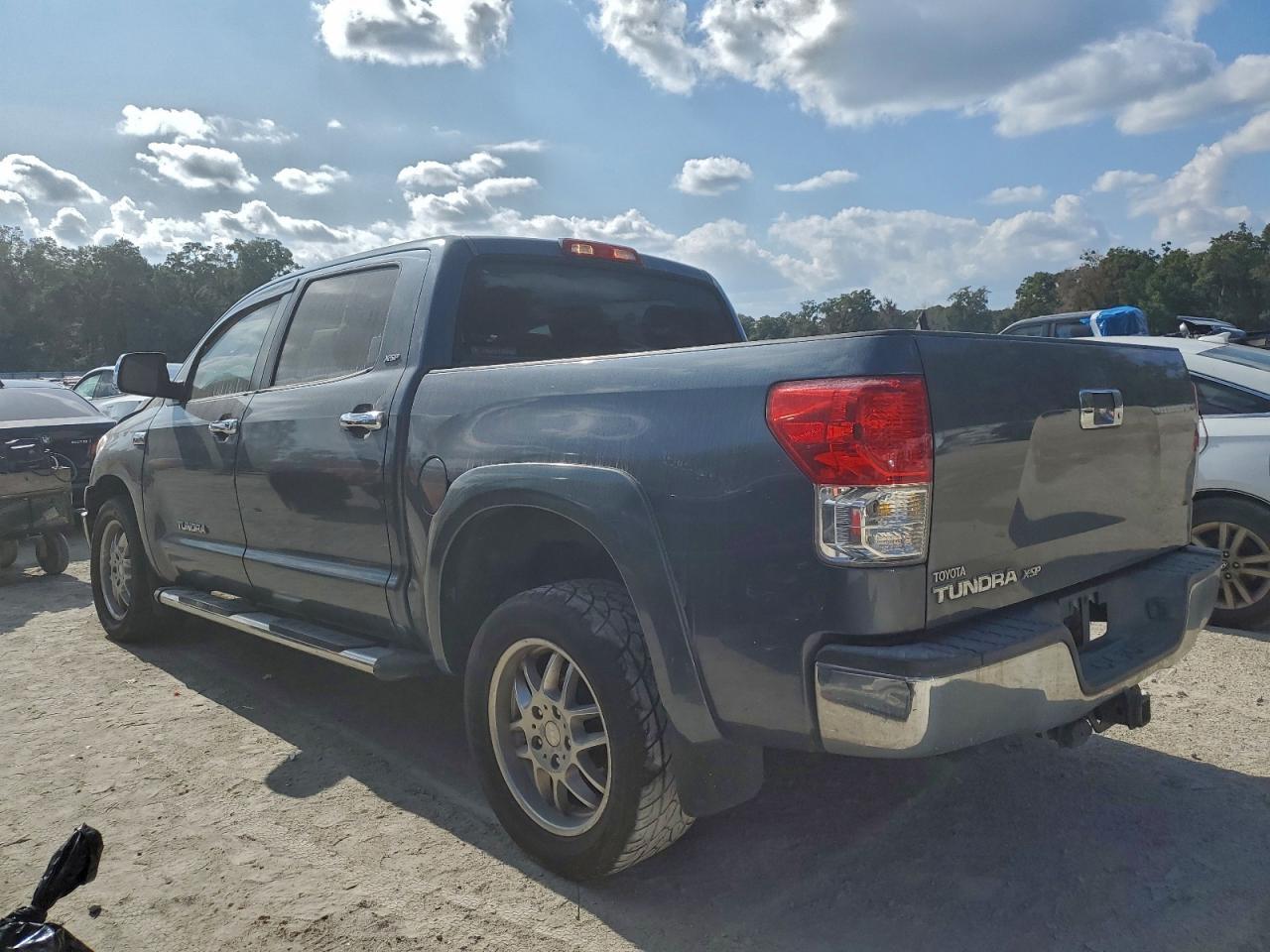 2010 Toyota Tundra Crewmax Sr5 - Image 2