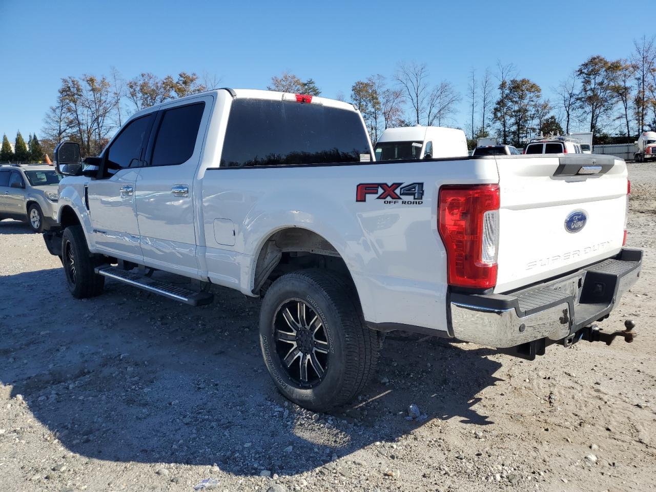 2019 Ford F250 Super Duty - Фото 2